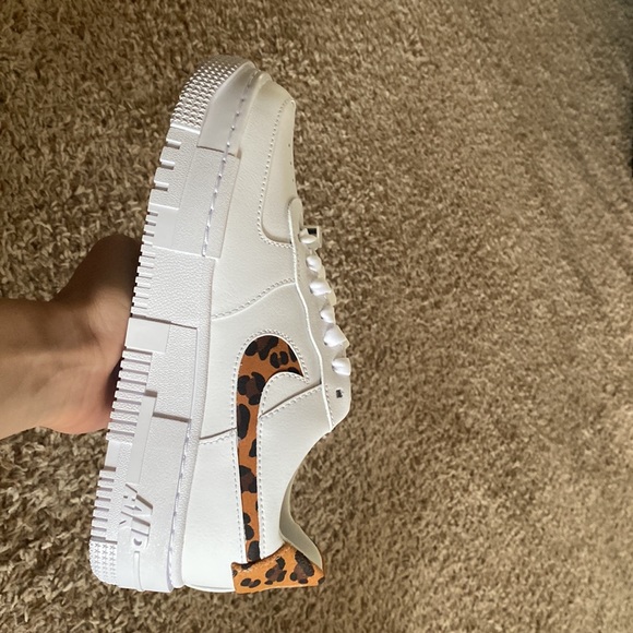 Nike Air Force 1 Pixel Cheetah Print - Picture 3 of 8